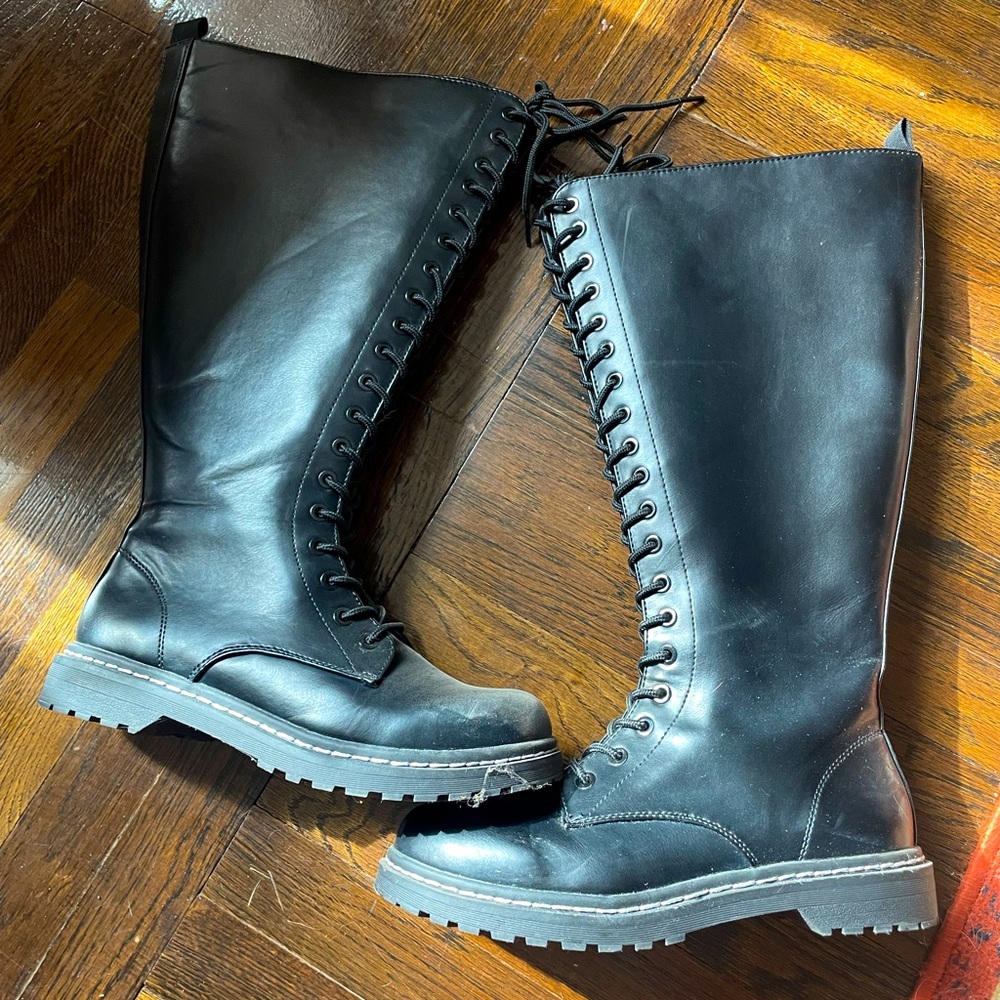 Torrid size 10 wide calf boots
